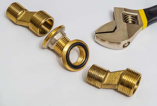 Outils avec tuyauterie